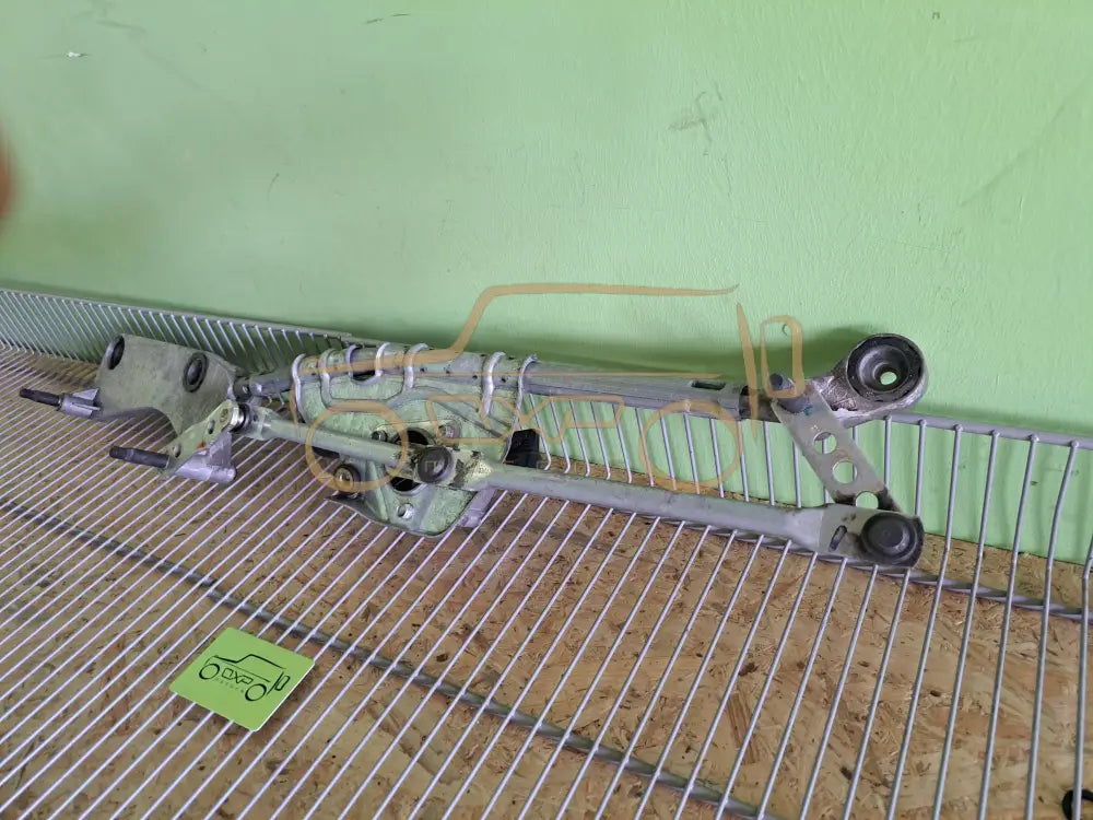 Mercedes-Benz GL-Class W164 Front wiper linkage