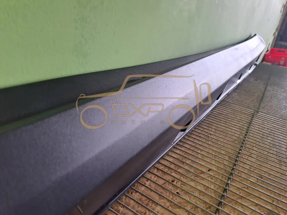 Mercedes-Benz GL-Class W164 Side Skirt Left