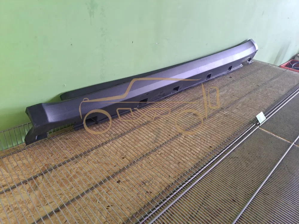 Mercedes-Benz GL-Class W164 Side Skirt Left