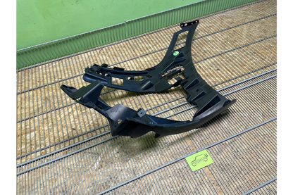 Mercedes-Benz GT X290 AMG Front Right Bumper Support - bumper bracket
