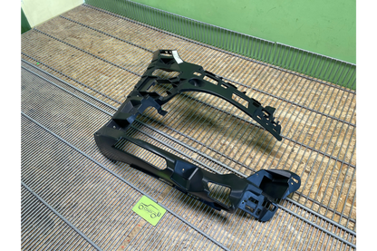 Mercedes-Benz GT X290 AMG Front Right Bumper Support - bumper bracket