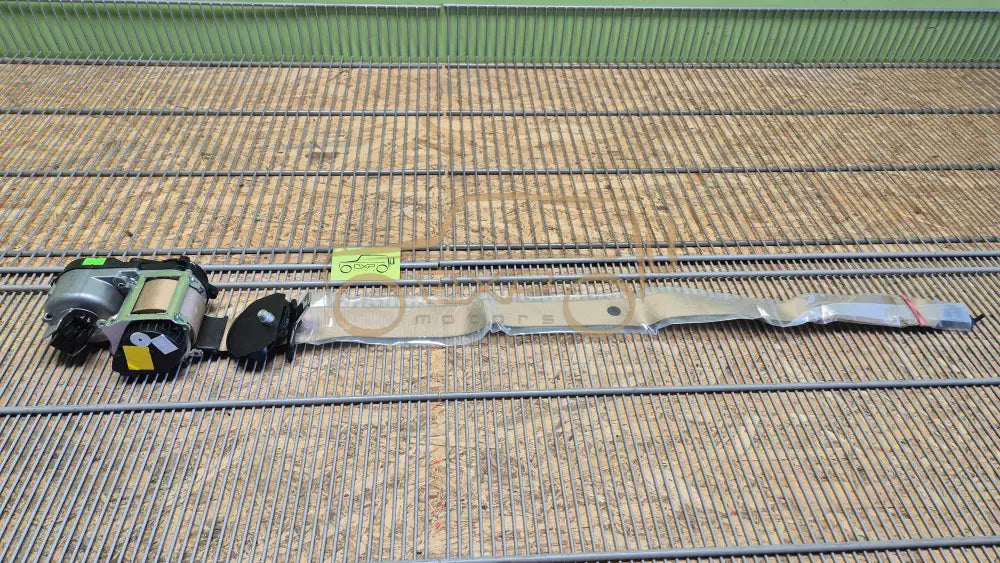 Mercedes-Benz M-Class W164 Front left seat belt - seat belt