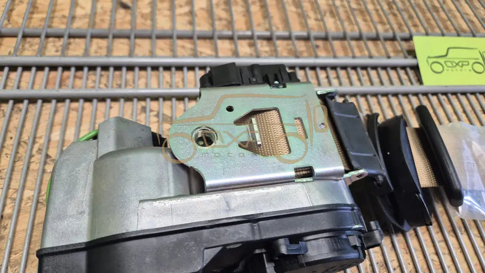 Mercedes-Benz M-Class W164 Front left seat belt - seat belt