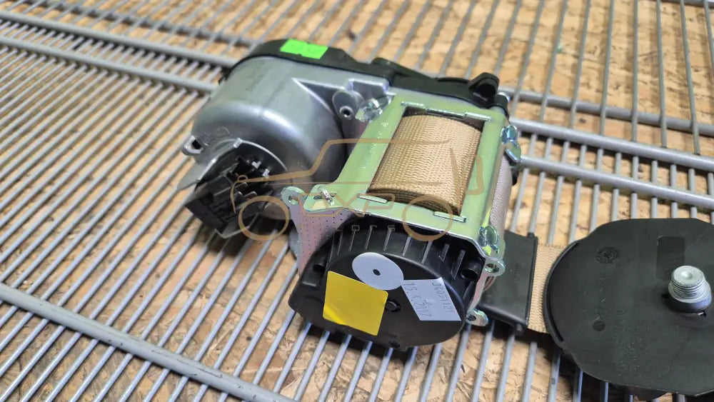 Mercedes-Benz M-Class W164 Front left seat belt - seat belt