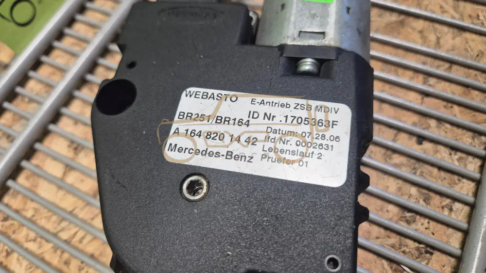 Mercedes-Benz ML-Classic W164 Sunroof Motor