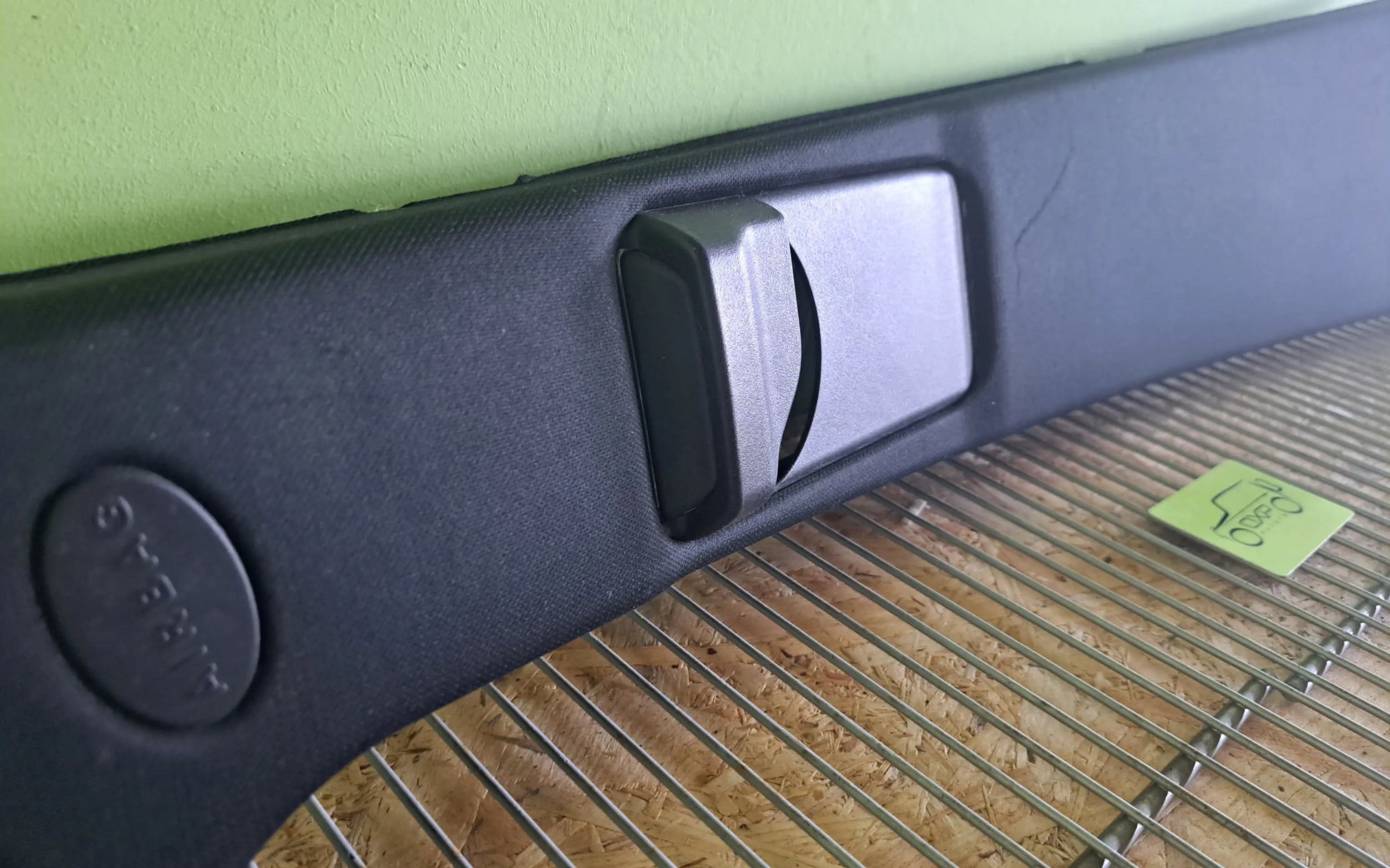 Mercedes-Benz ML W164 Right Upper Trim B-Pillar Panel - upper trim b-pillar