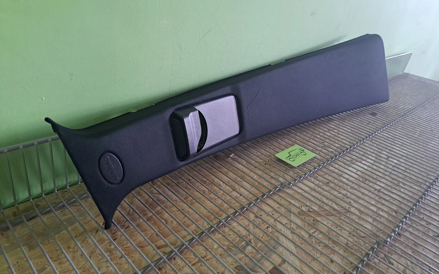 Mercedes-Benz ML W164 Right Upper Trim B-Pillar Panel - upper trim b-pillar