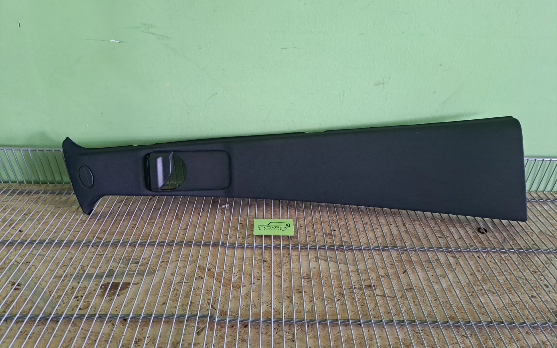 Mercedes-Benz ML W164 Right Upper Trim B-Pillar Panel - upper trim b-pillar