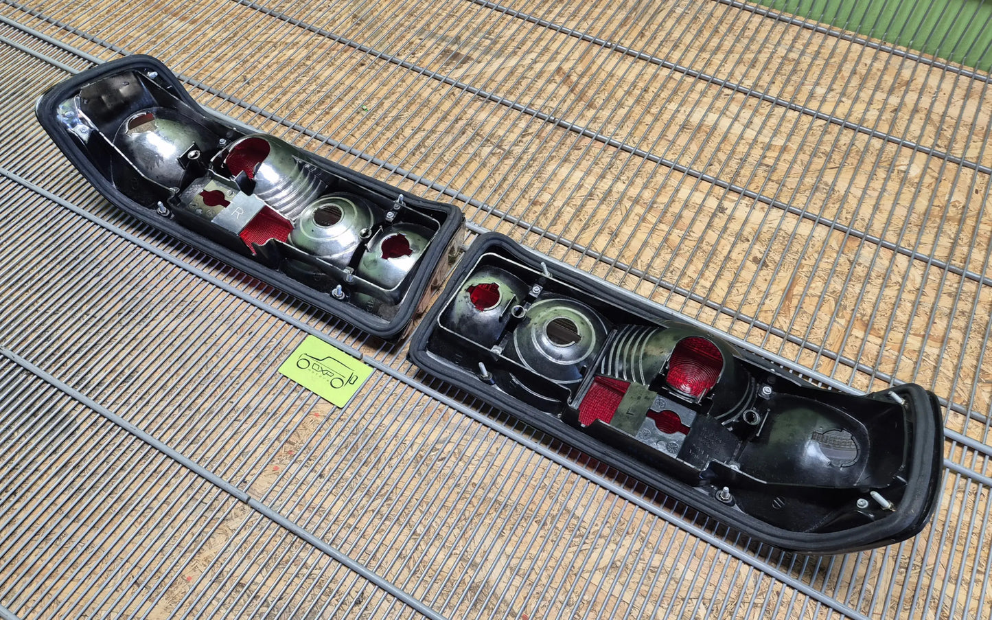 Mercedes-Benz S-Class W126 tail light set - tail light