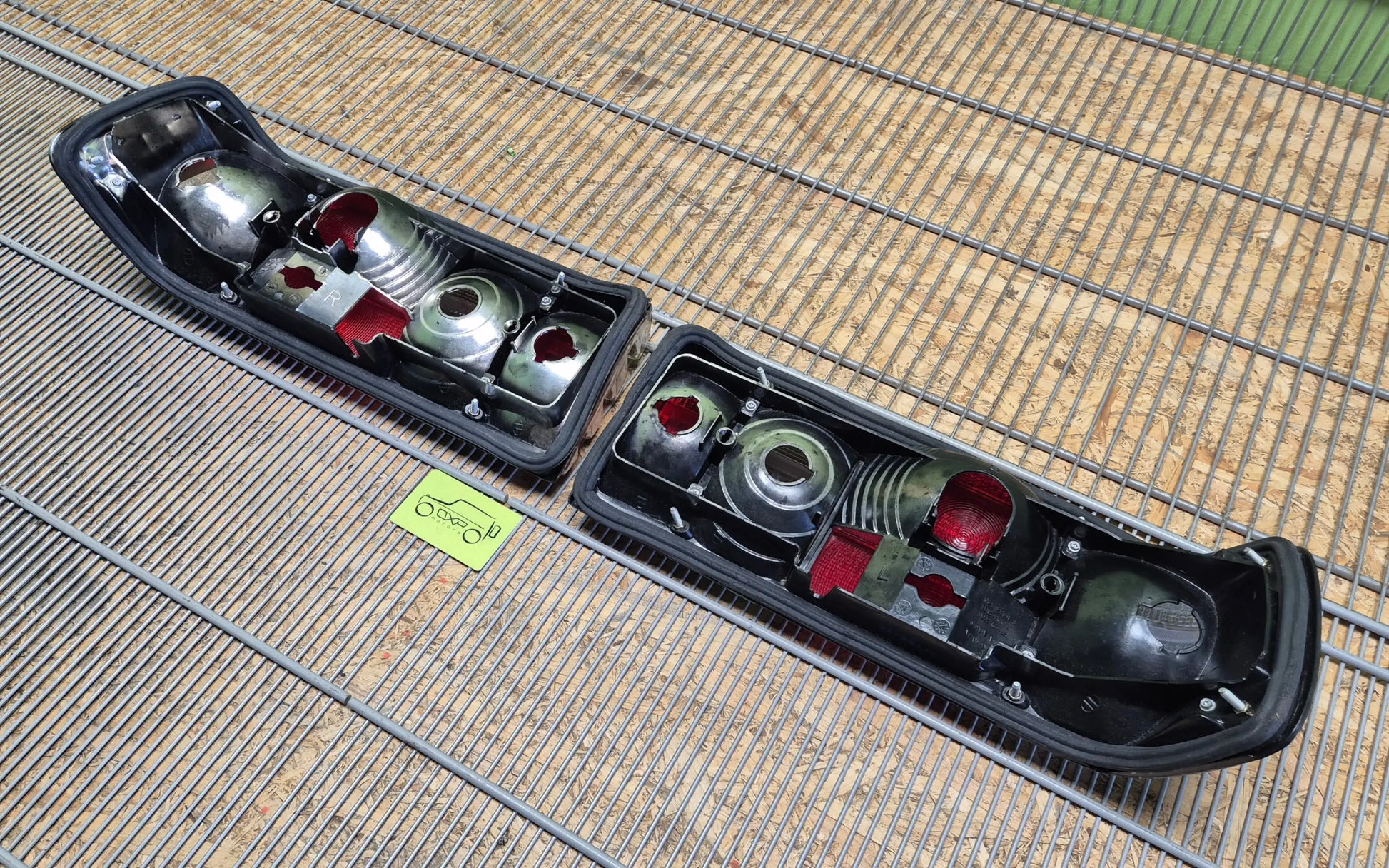 Mercedes-Benz S-Class W126 tail light set - tail light