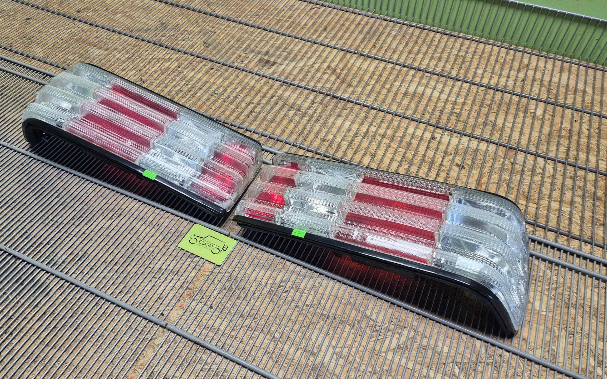 Mercedes-Benz S-Class W126 tail light set - tail light