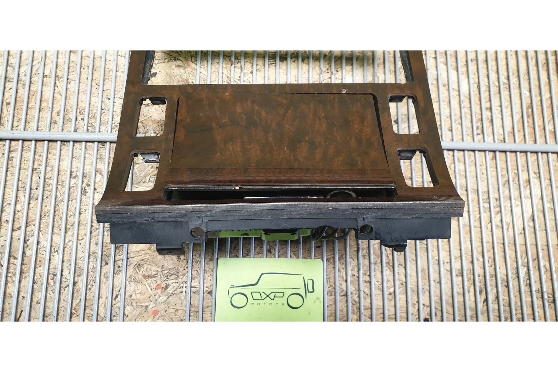Mercedes-Benz S-Class W140 Center console panel trim