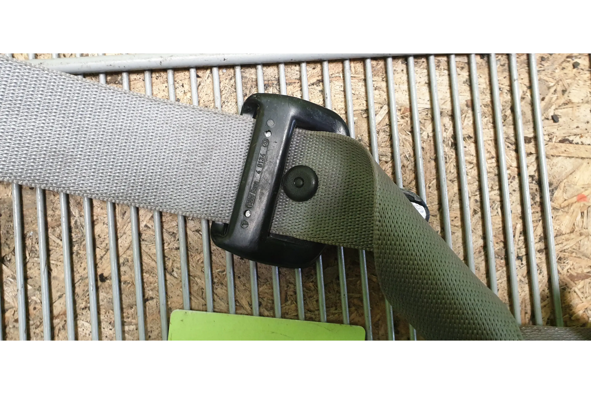 Mercedes-Benz S-Class W140 Rear right seat belt