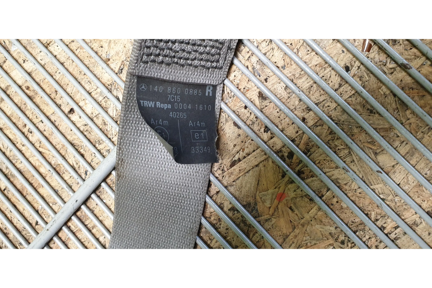 Mercedes-Benz S-Class W140 Rear right seat belt