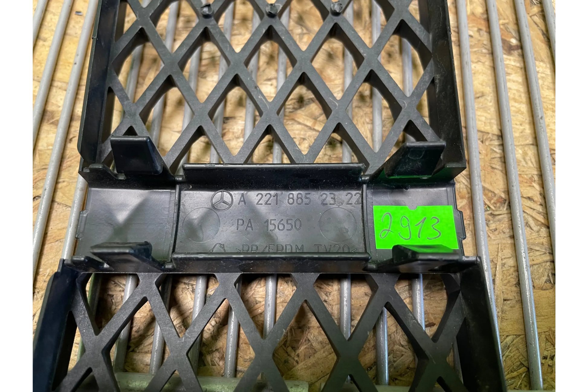 Mercedes-Benz S-Class W221 Front bumper lower grill - front grill