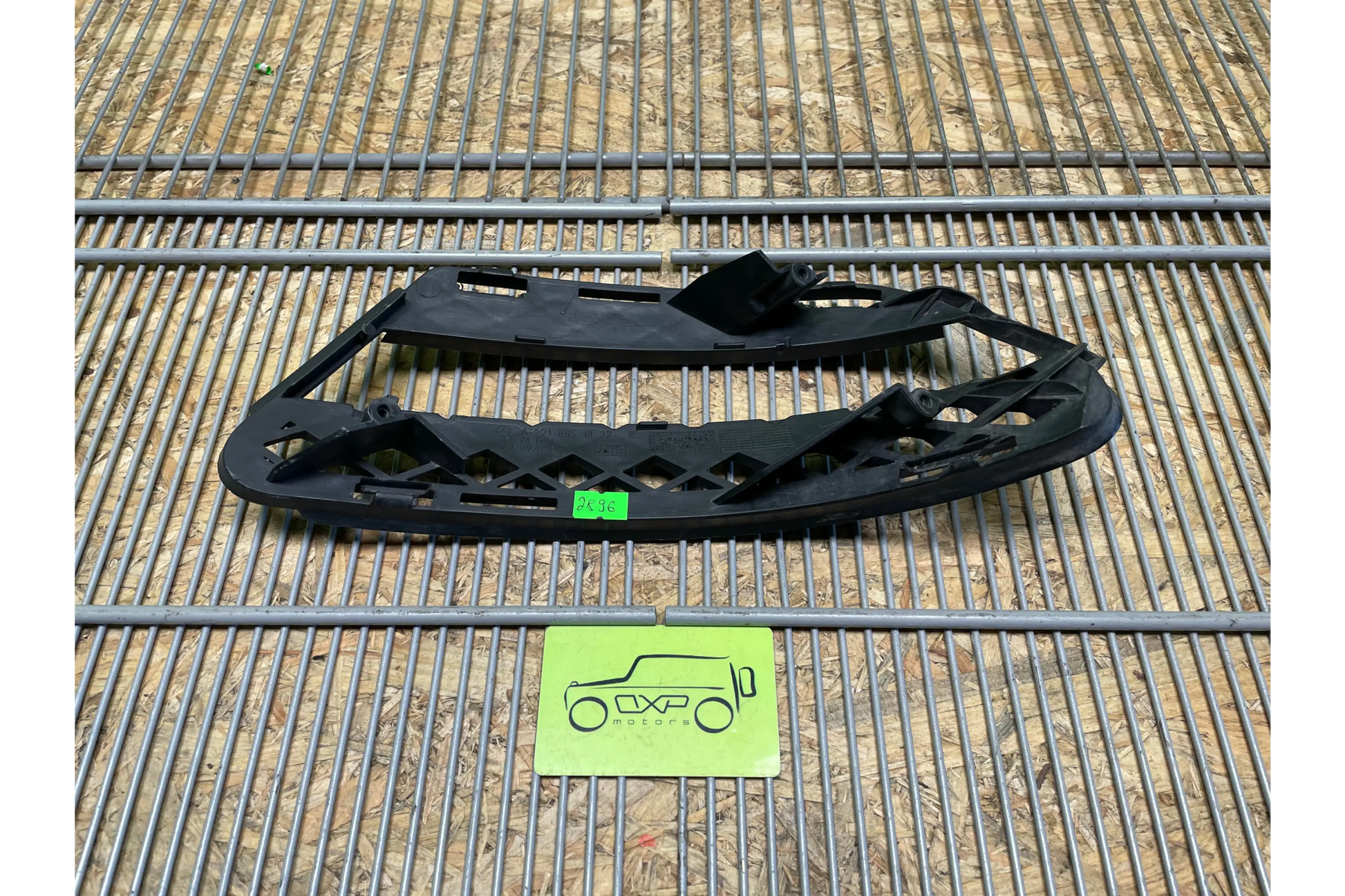 Mercedes-Benz S-Class W221 Front bumper right grill - bumper grill