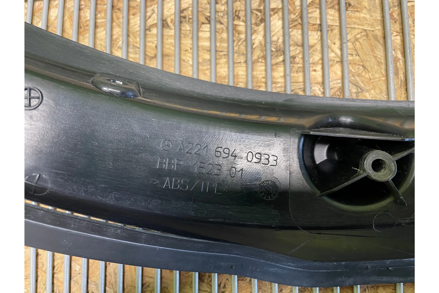 Mercedes-Benz S-Class W221 Trunk boot right trim - trim cover