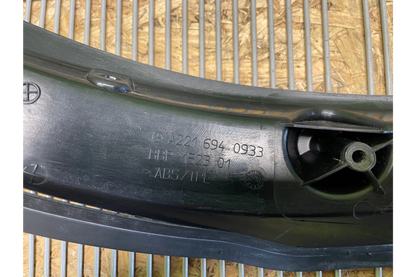 Mercedes-Benz S-Class W221 Trunk boot right trim - trim cover