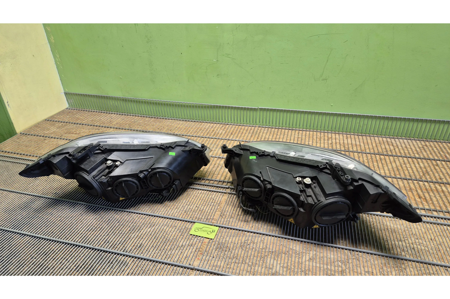 Mercedes-Benz S-Class W221 Xenon Headlight set - headlights