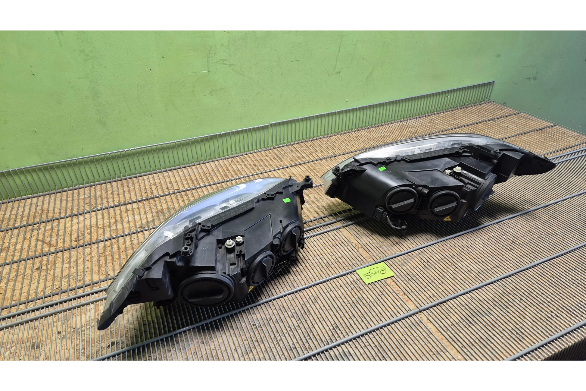 Mercedes-Benz S-Class W221 Xenon Headlight set - headlights