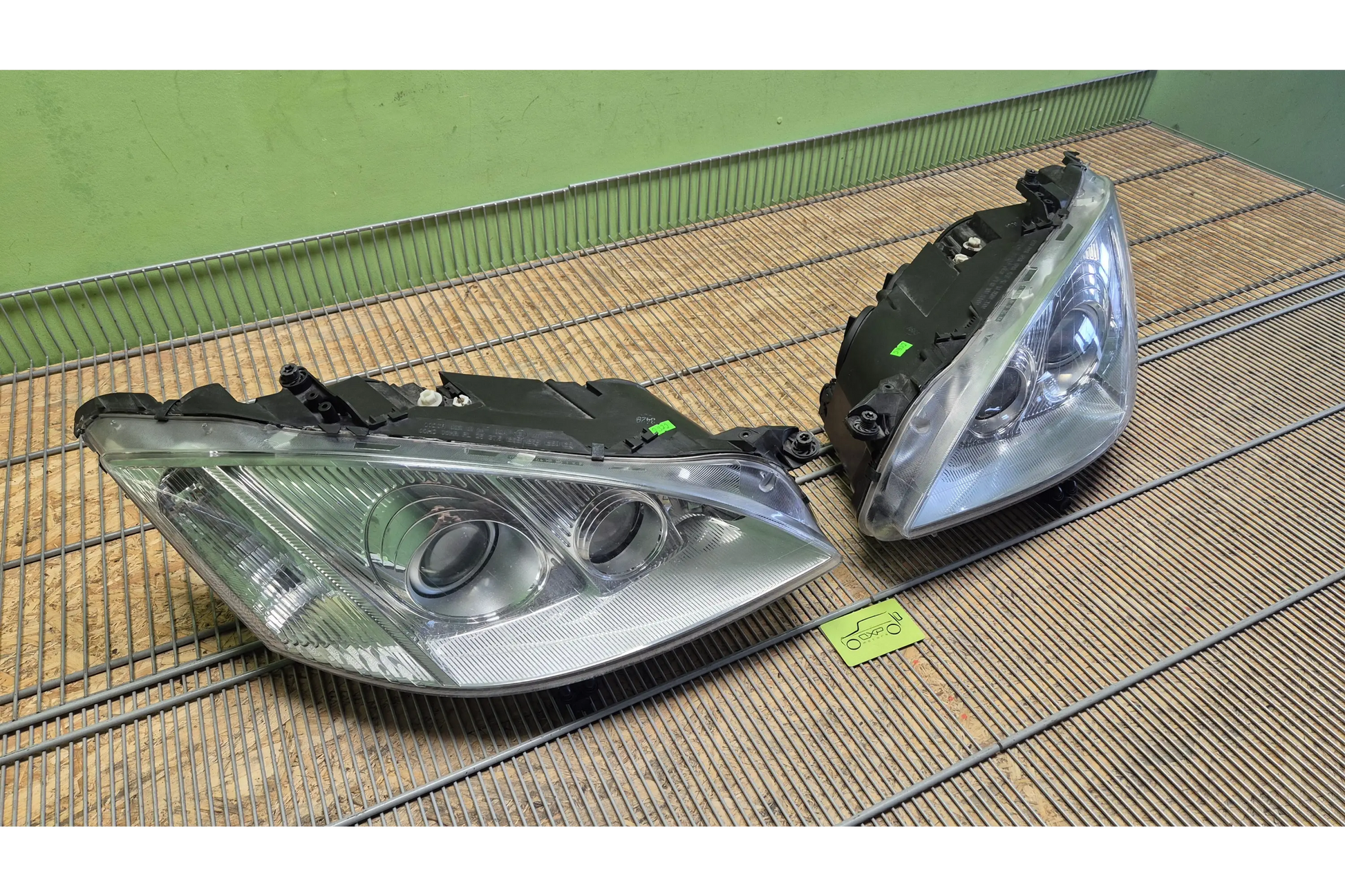 Mercedes-Benz S-Class W221 Xenon Headlight set - headlights