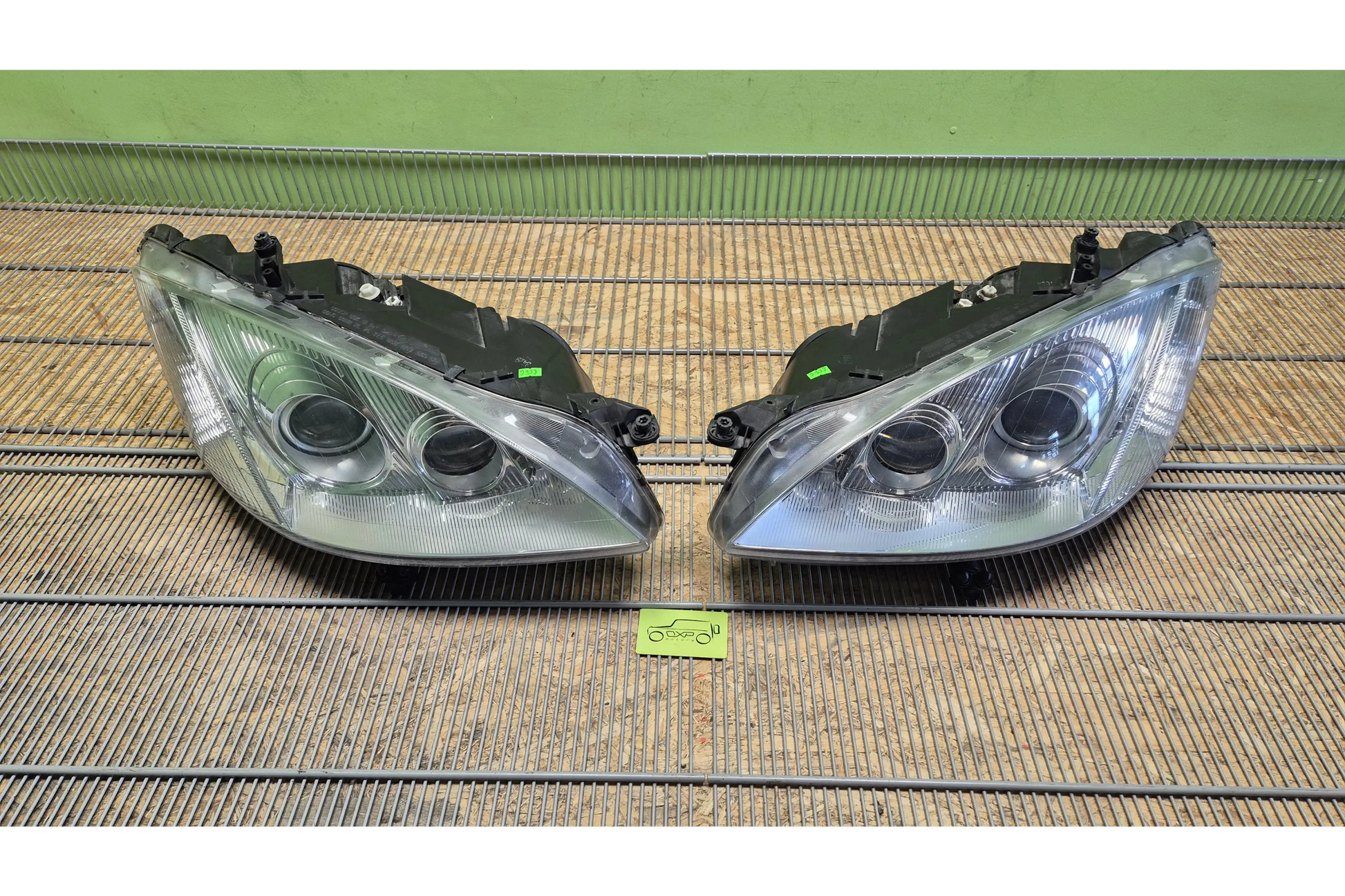Mercedes-Benz S-Class W221 Xenon Headlight set - headlights