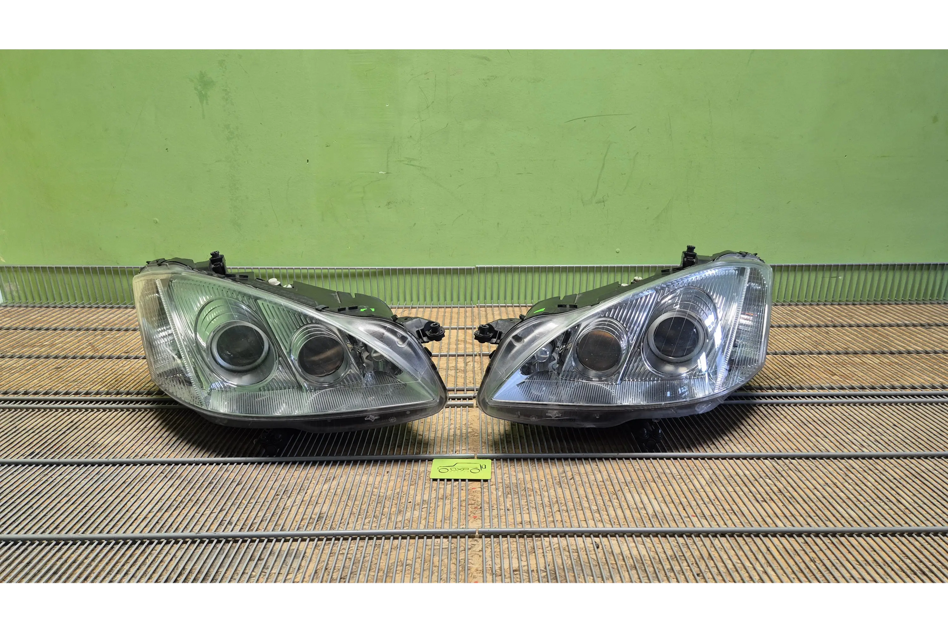 Mercedes-Benz S-Class W221 Xenon Headlight set - headlights