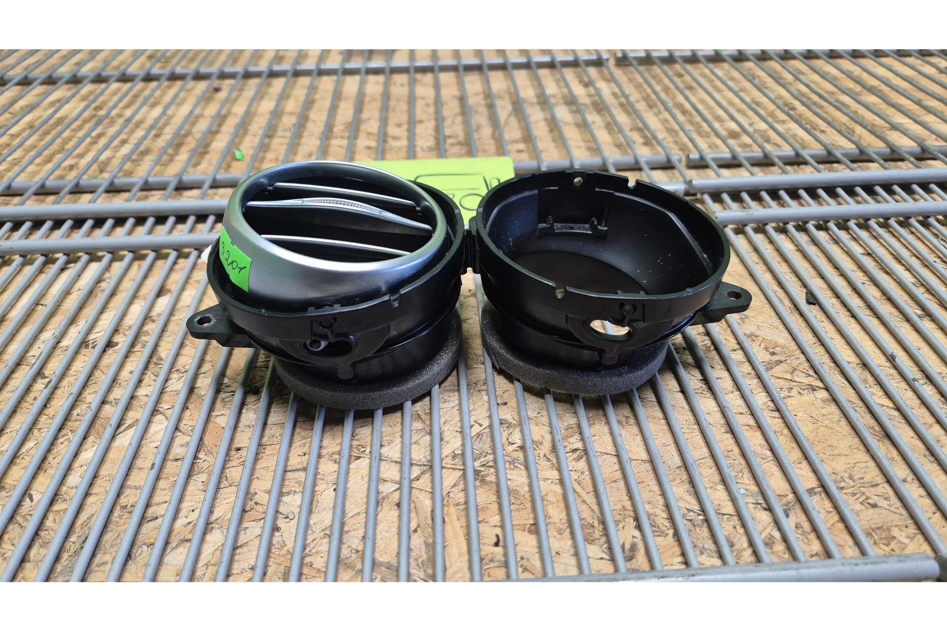 Mercedes-Benz S-Class W222 Center rear fresh air grill - air grill