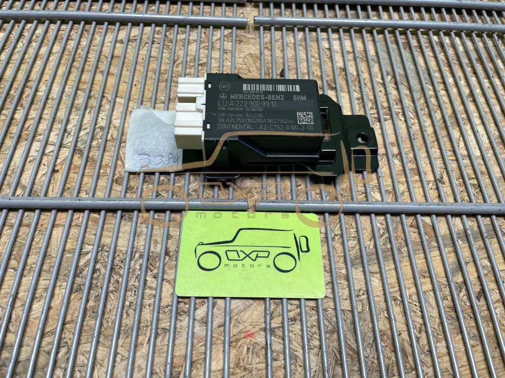 Mercedes-Benz S-Class W222 Rear seat control unit - mounting bracket