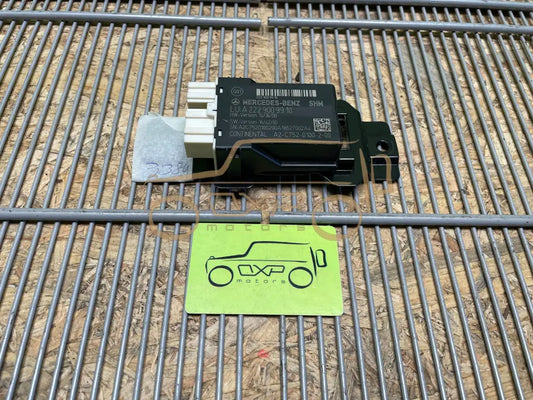 Mercedes-Benz S-Class W222 Rear seat control unit - mounting bracket