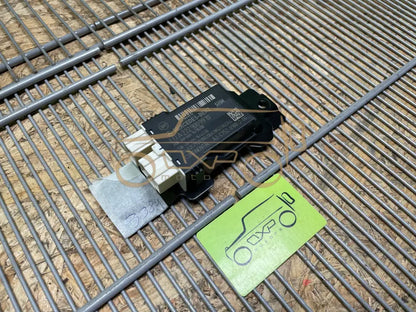 Mercedes-Benz S-Class W222 Rear seat control unit - mounting bracket