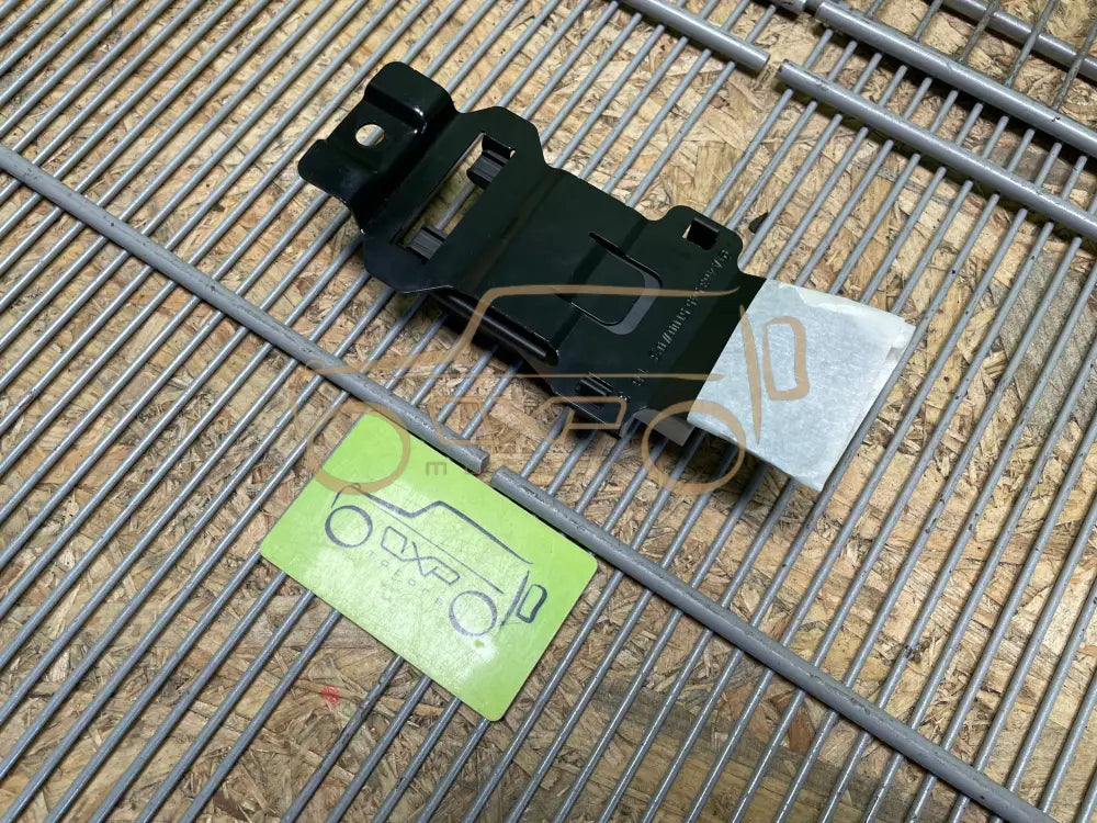 Mercedes-Benz S-Class W222 Rear seat control unit - mounting bracket