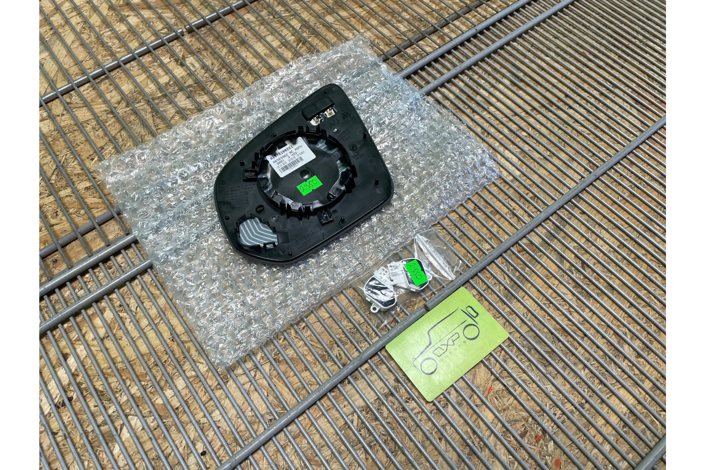 Mercedes-Benz SLS W197 Wing mirror glass right - wing mirror glass