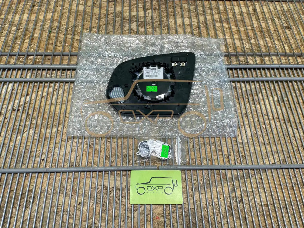 Mercedes-Benz SLS W197 Wing mirror glass right - wing mirror glass