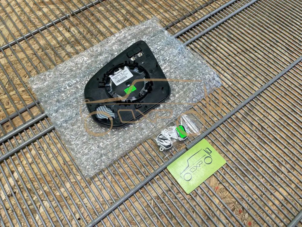 Mercedes-Benz SLS W197 Wing mirror glass right - wing mirror glass