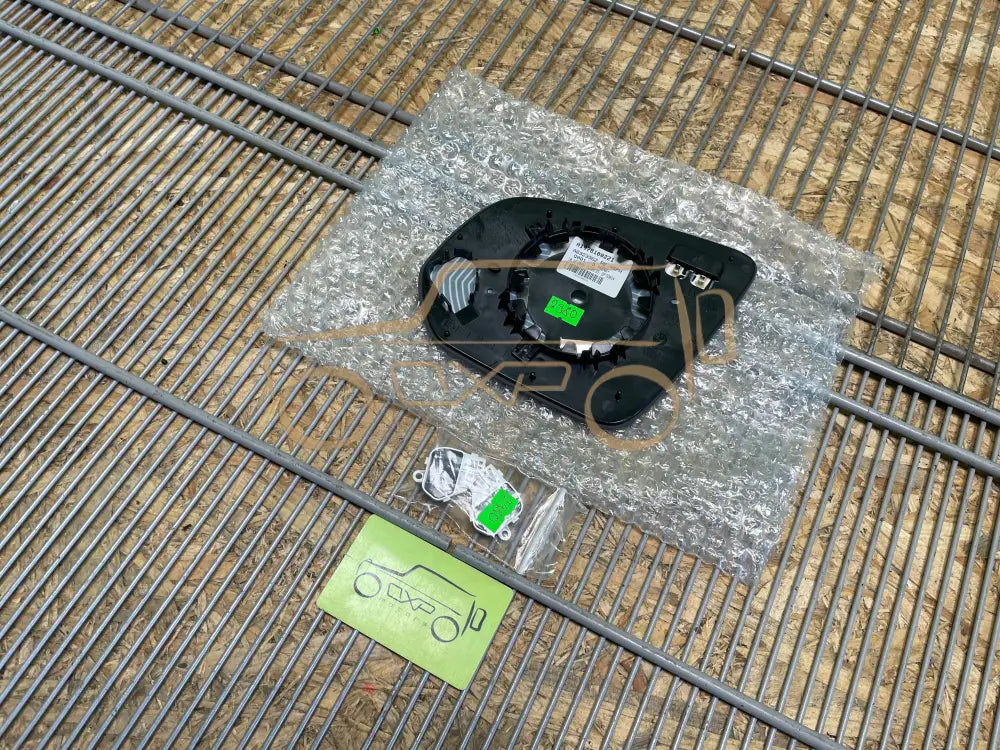 Mercedes-Benz SLS W197 Wing mirror glass right - wing mirror glass