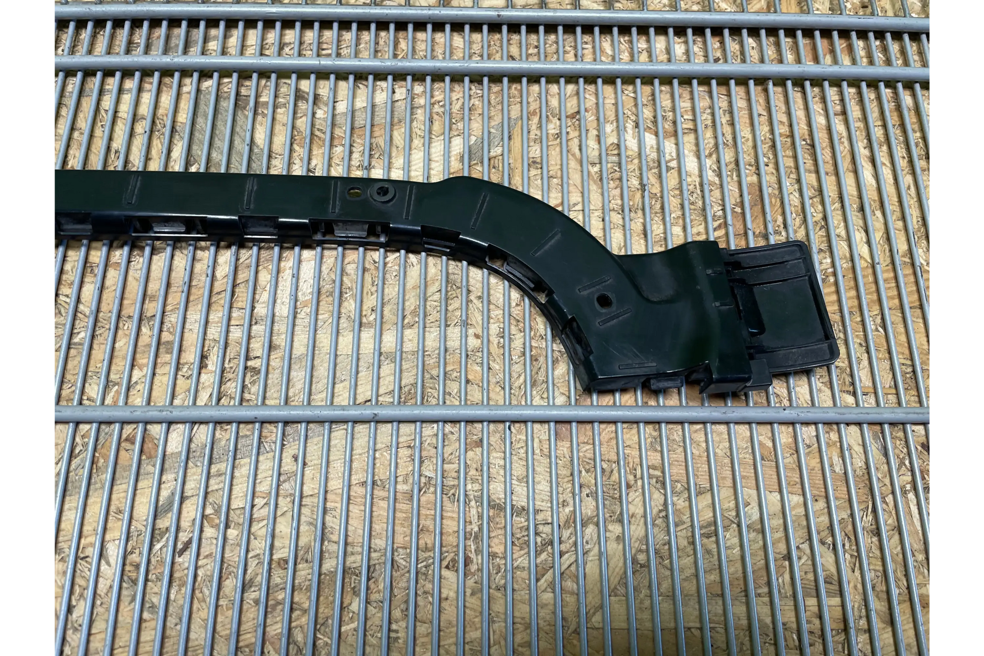 Mercedes-Benz V-Class W447 Left Right Bumper Bracket - bumper bracket