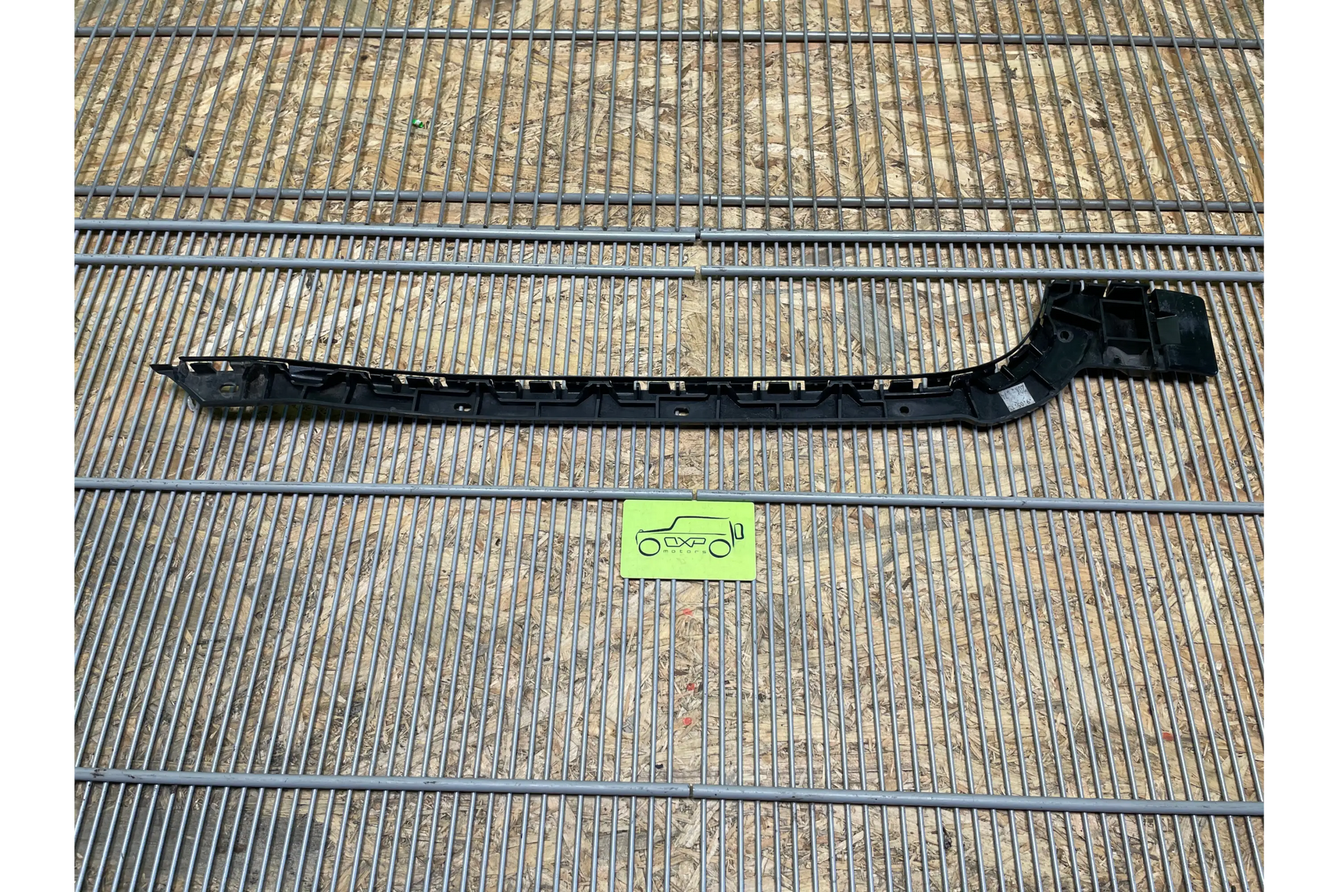 Mercedes-Benz V-Class W447 Left Right Bumper Bracket - bumper bracket