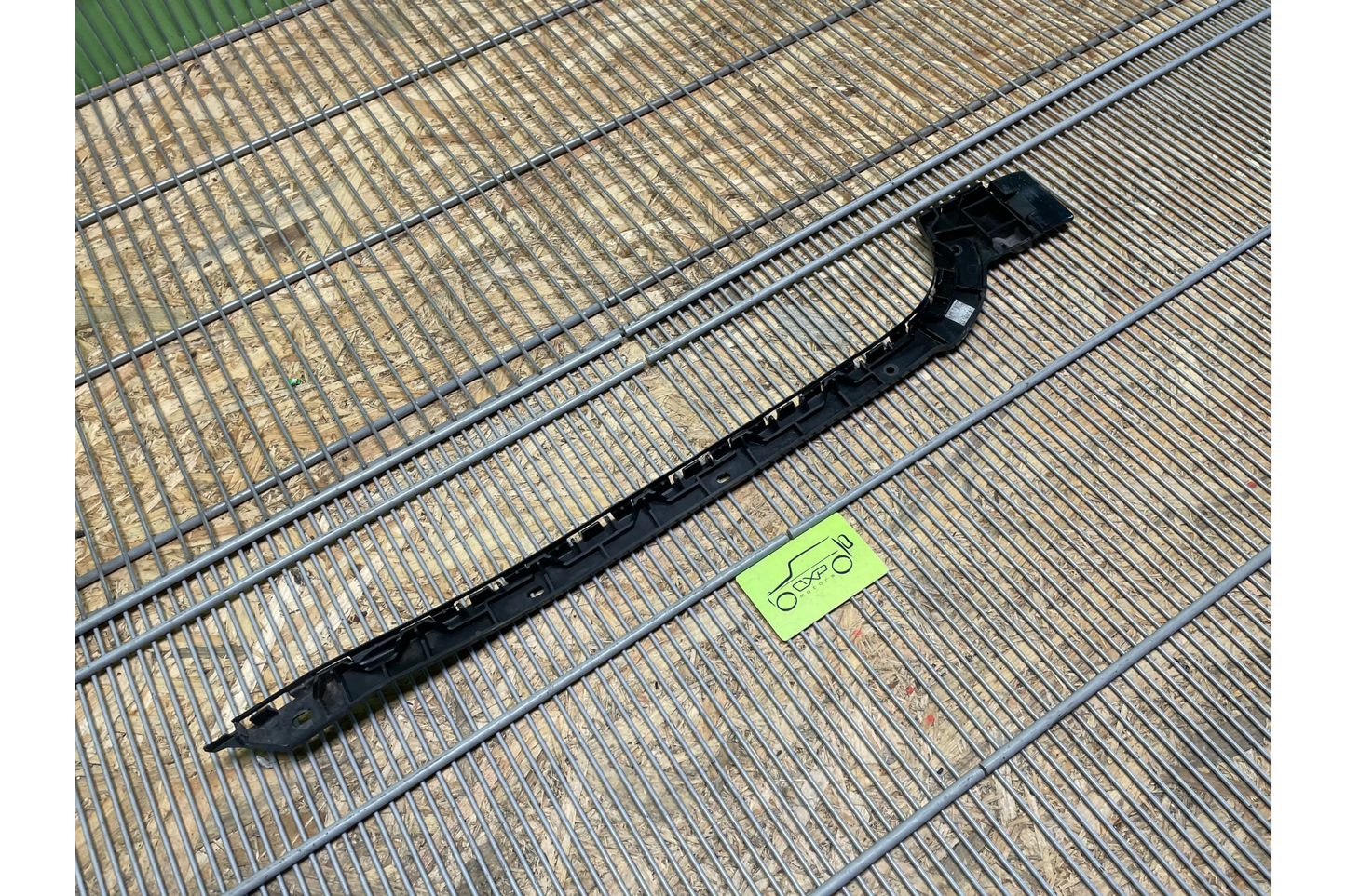 Mercedes-Benz V-Class W447 Left Right Bumper Bracket - bumper bracket