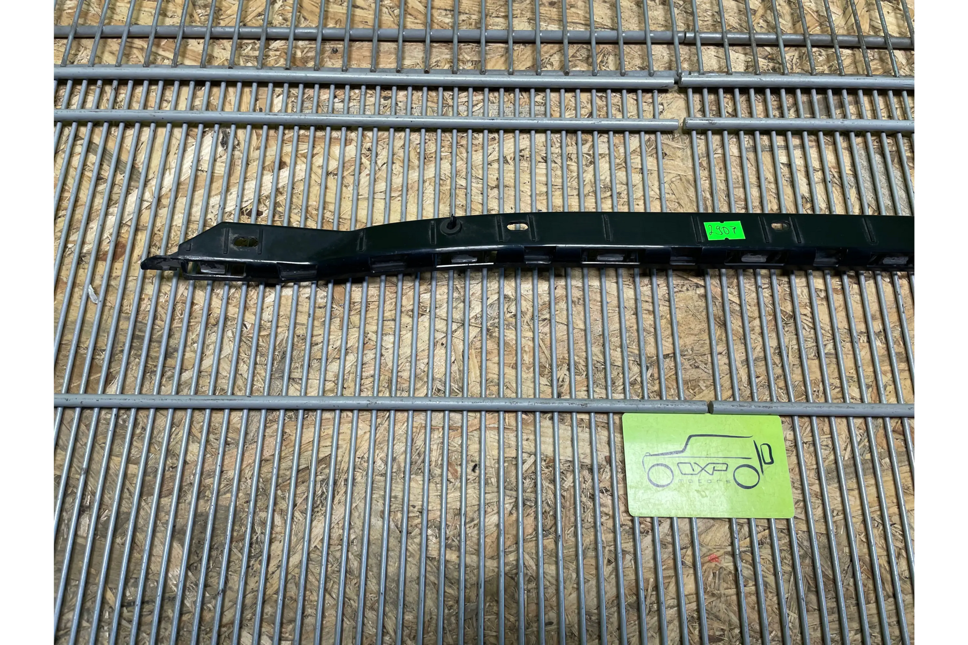 Mercedes-Benz V-Class W447 Left Right Bumper Bracket - bumper bracket