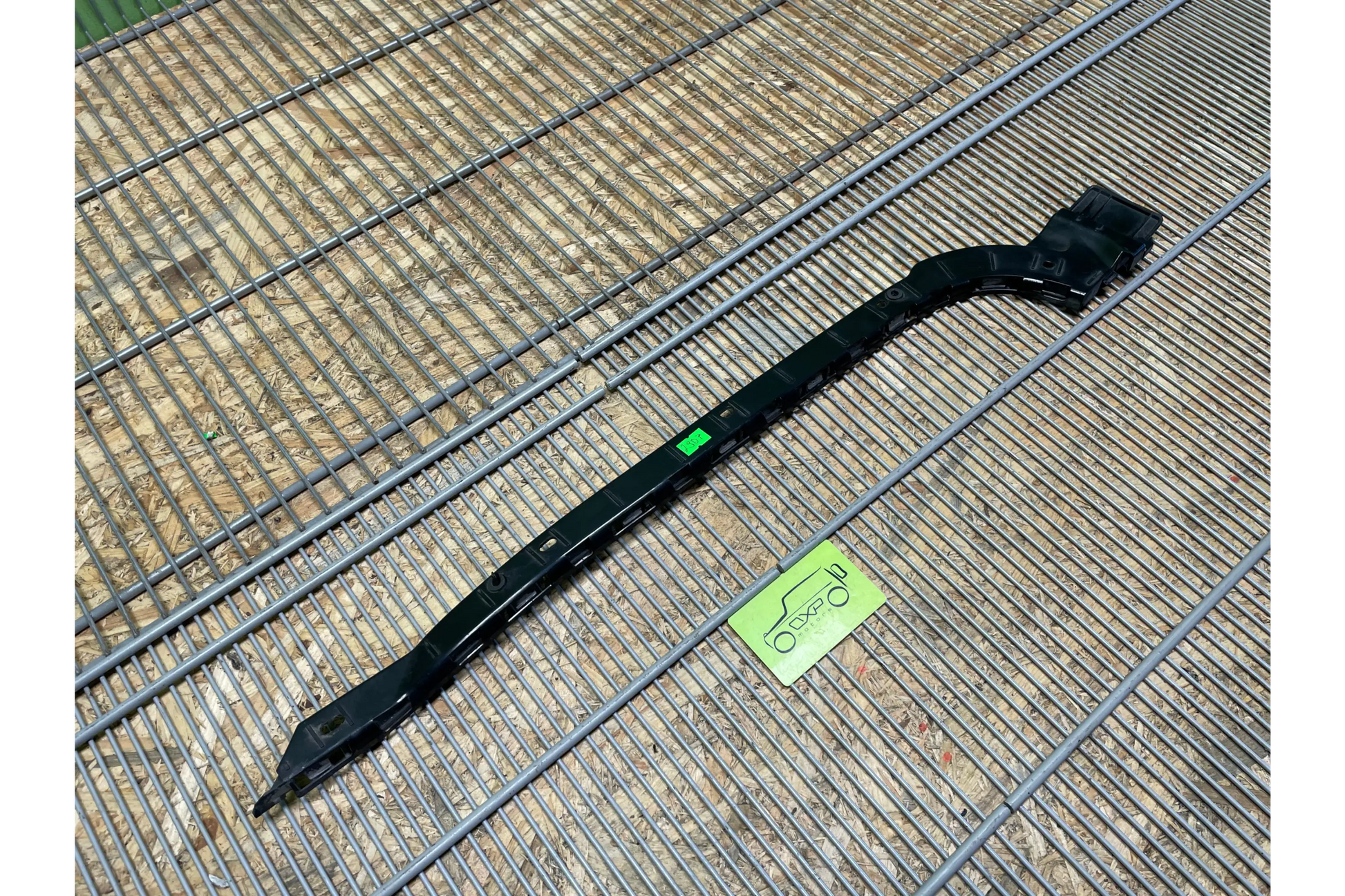 Mercedes-Benz V-Class W447 Left Right Bumper Bracket - bumper bracket