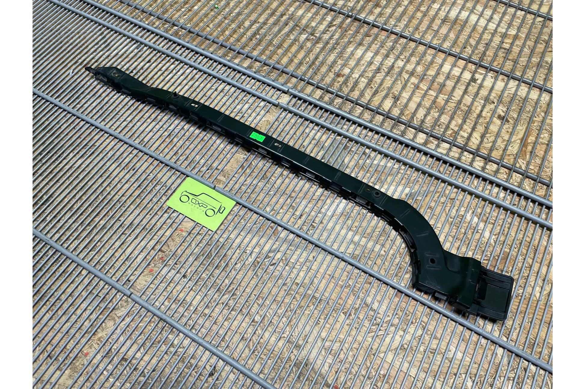 Mercedes-Benz V-Class W447 Left Right Bumper Bracket - bumper bracket