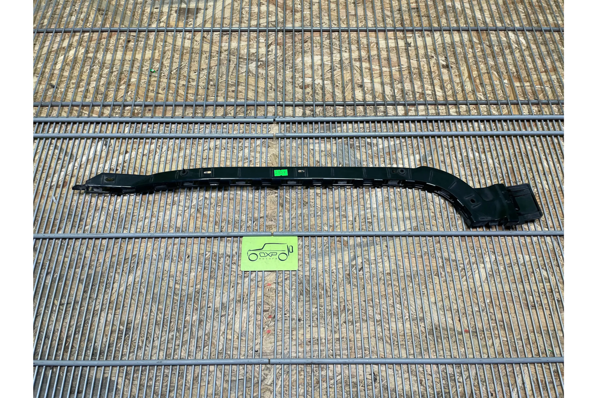 Mercedes-Benz V-Class W447 Left Right Bumper Bracket - bumper bracket
