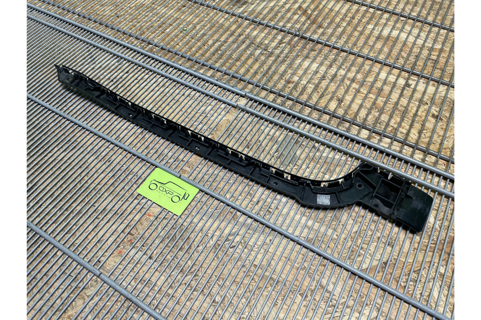 Mercedes-Benz V-Class W447 Left Right Bumper Bracket - bumper bracket