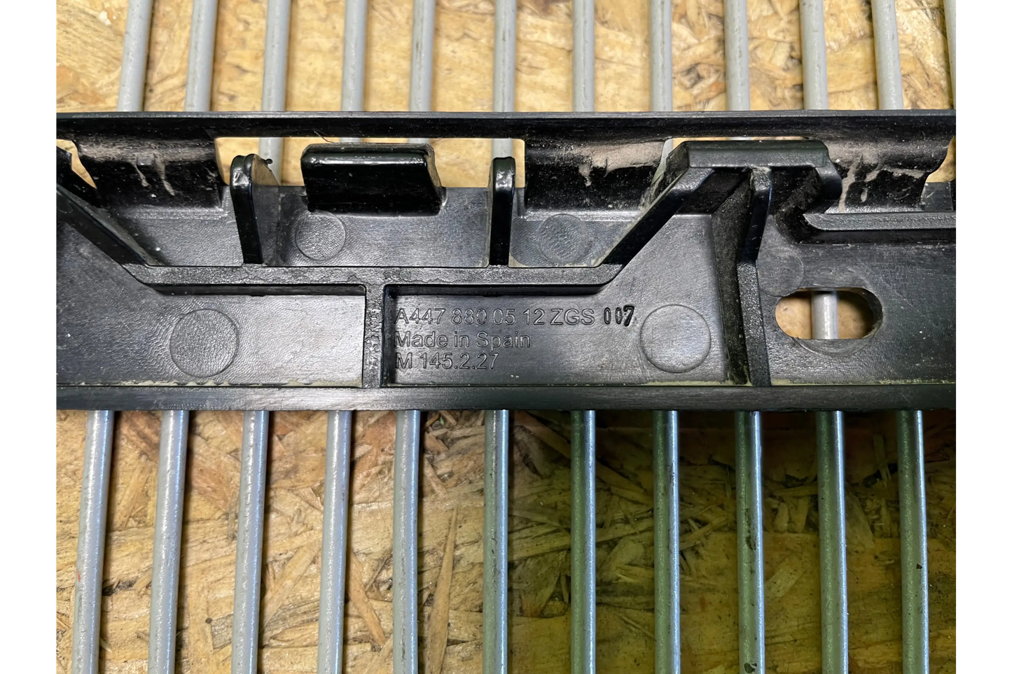 Mercedes-Benz V-Class W447 Rear Right Bumper Bracket - bumper bracket