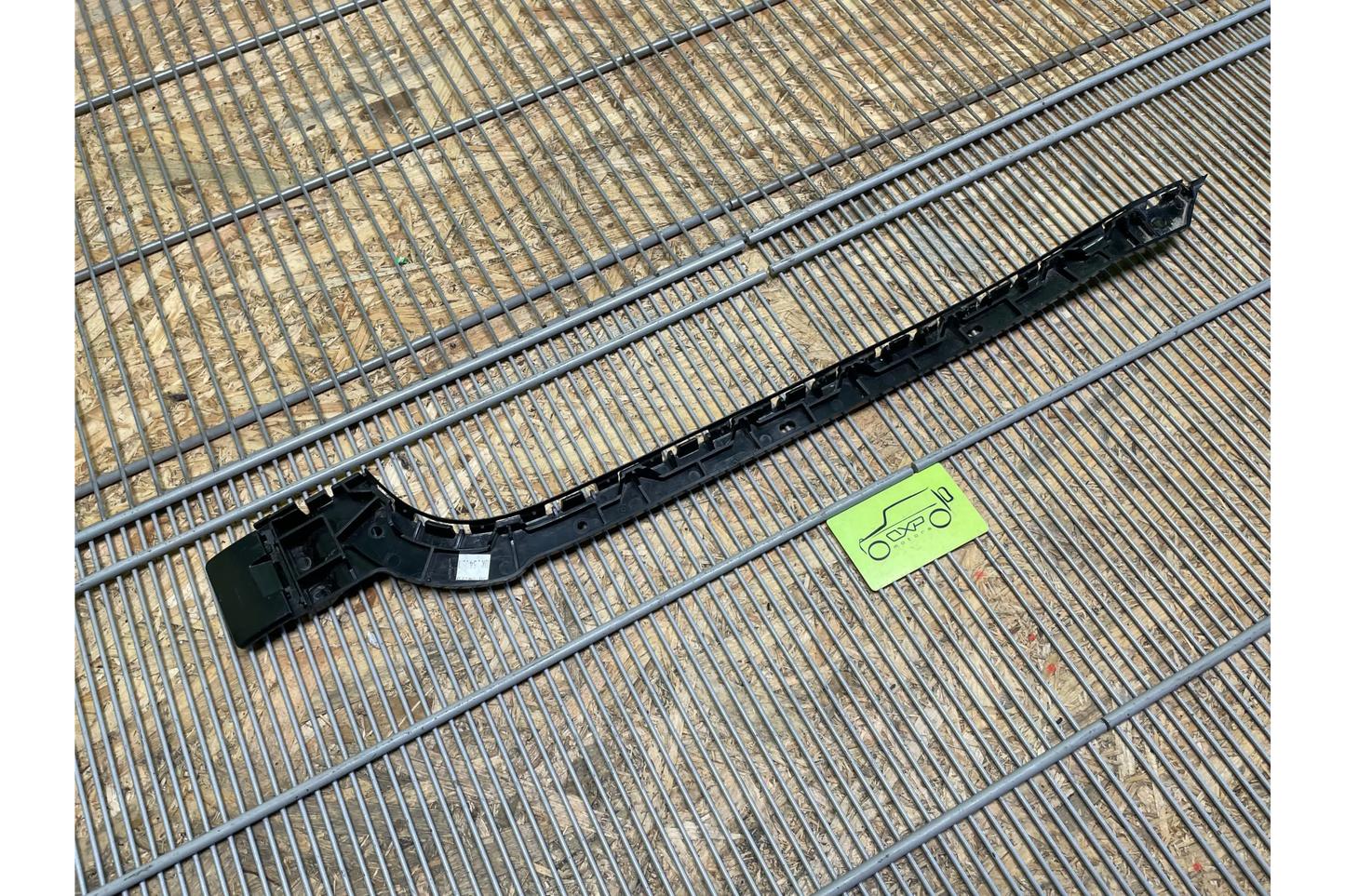 Mercedes-Benz V-Class W447 Rear Right Bumper Bracket - bumper bracket
