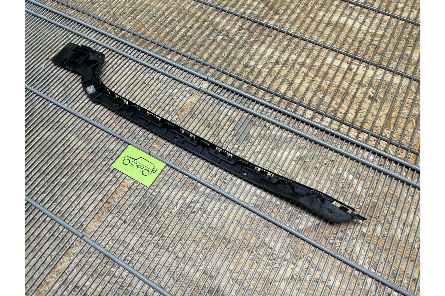 Mercedes-Benz V-Class W447 Rear Right Bumper Bracket - bumper bracket
