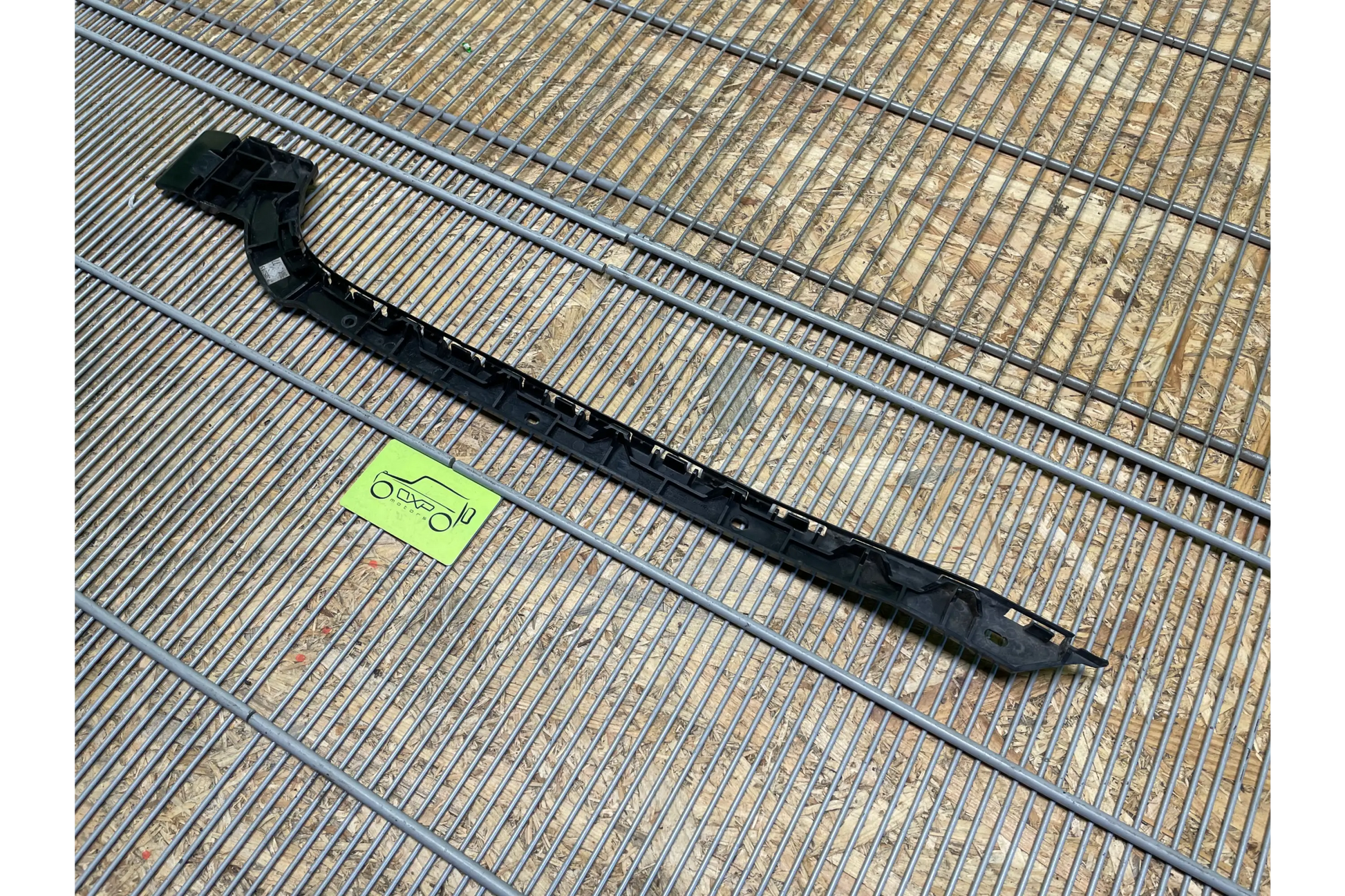 Mercedes-Benz V-Class W447 Rear Right Bumper Bracket - bumper bracket