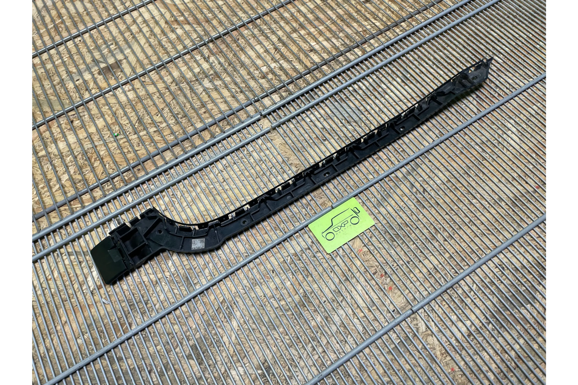 Mercedes-Benz V-Class W447 Rear Right Bumper Bracket - bumper bracket