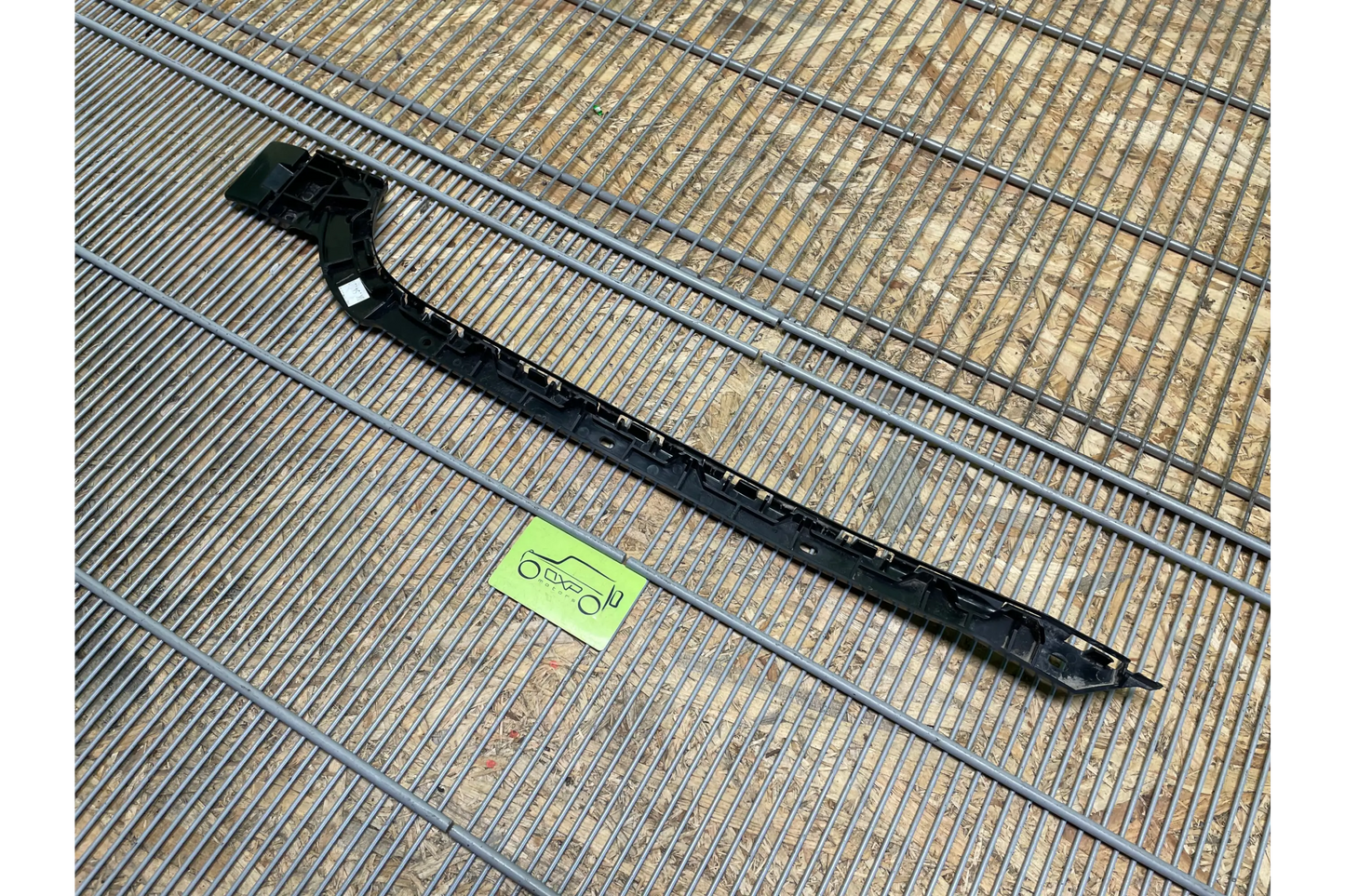 Mercedes-Benz V-Class W447 Rear Right Bumper Bracket - bumper bracket